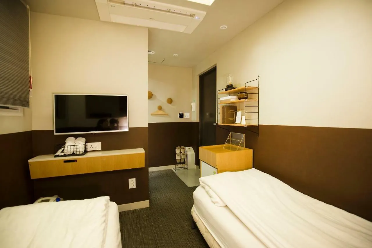 Uh Hotel Seoul 3*,